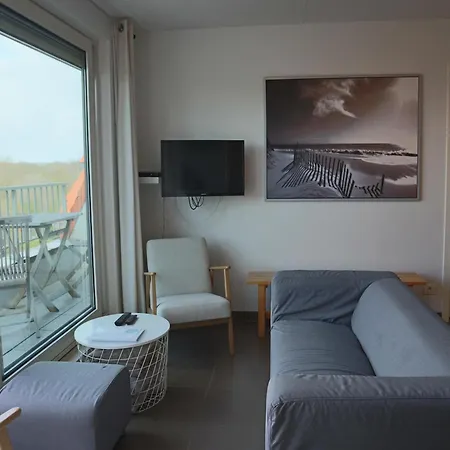 In Near Sandy Beaches, Cleaning Included Apartman